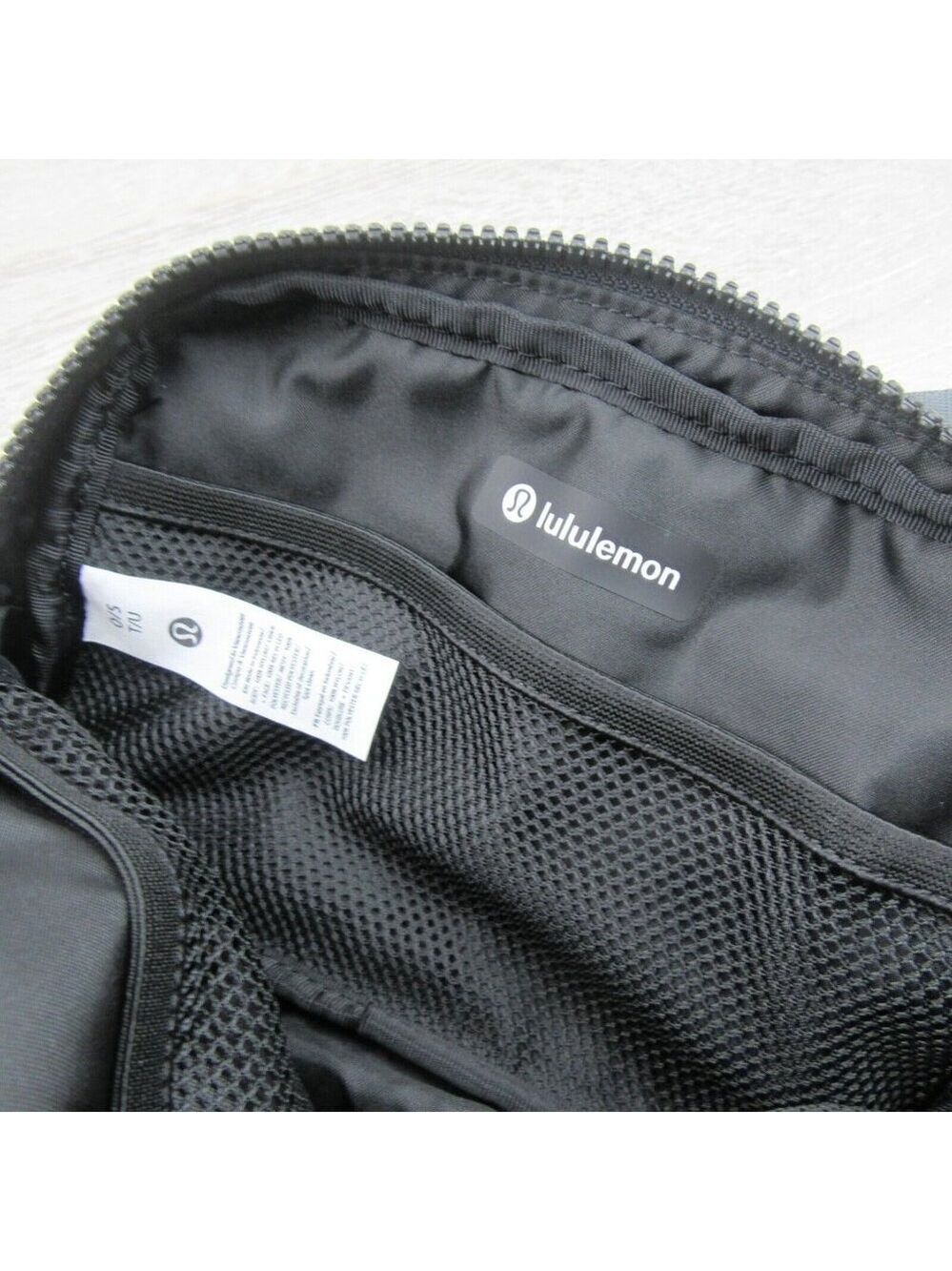 Lululemon Everywhere Belt Bag "Wordmark" Black (1L) Travel Vacation NEW - Picture 12 of 16
